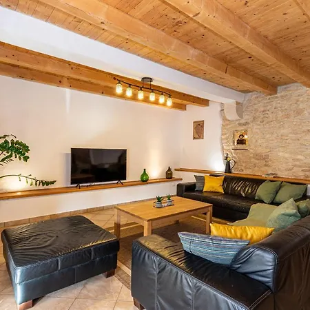 Pool Villa Katarina *