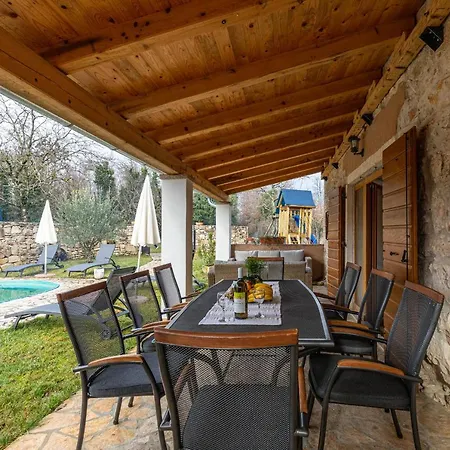 Pool Villa Katarina Vila *