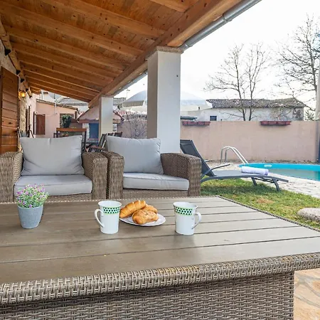 Pool Villa Katarina Vila Batlug
